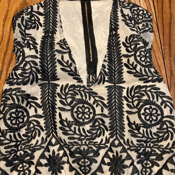 Missguided Petite Exclusive Embroidered Choker Neck Top - Picture 4 of 14